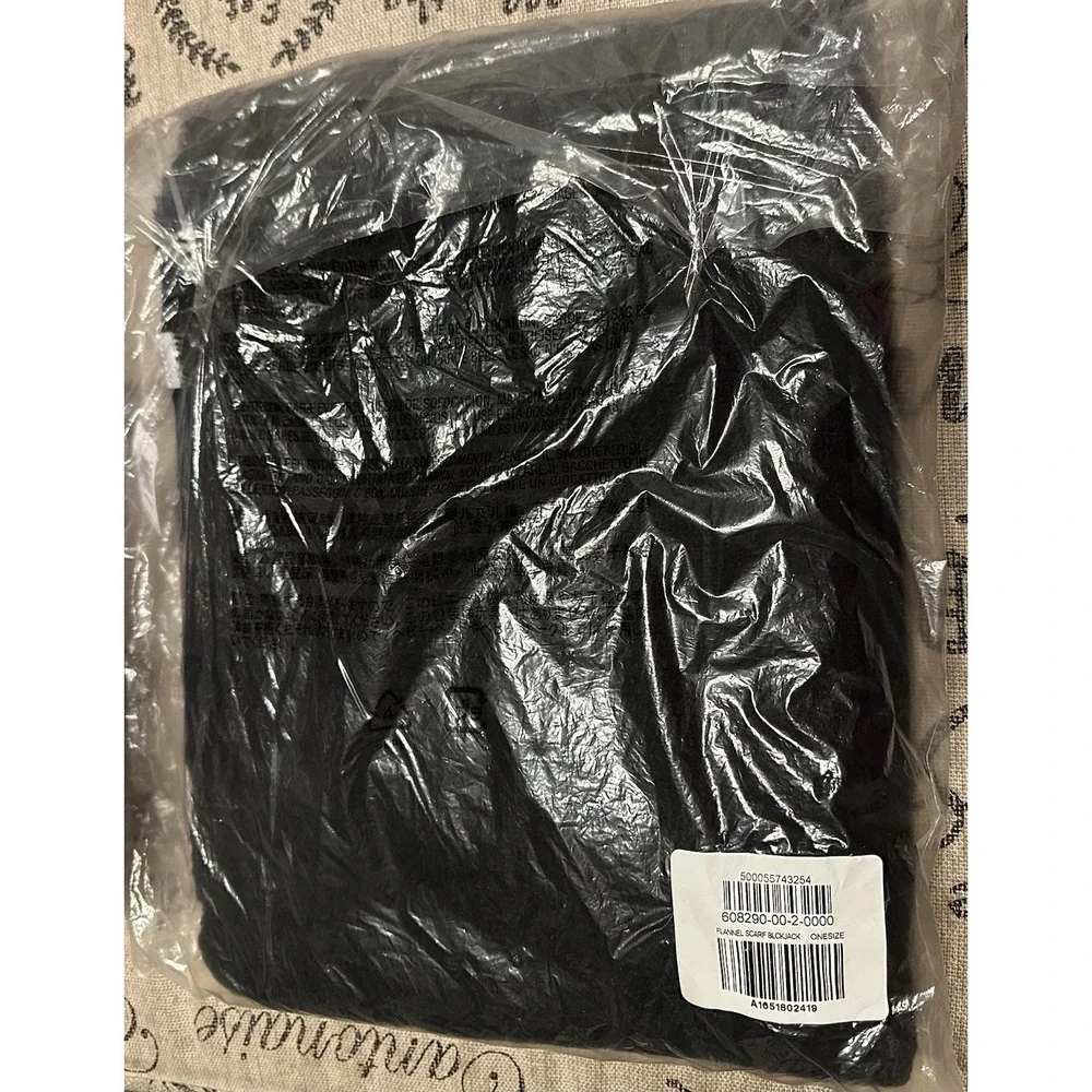 NEW,  Old Navy Large Soft-Brushed Scarf Black